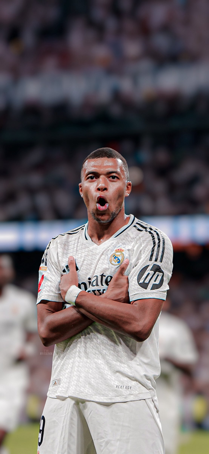 欧冠：拜仁三球横扫里昂