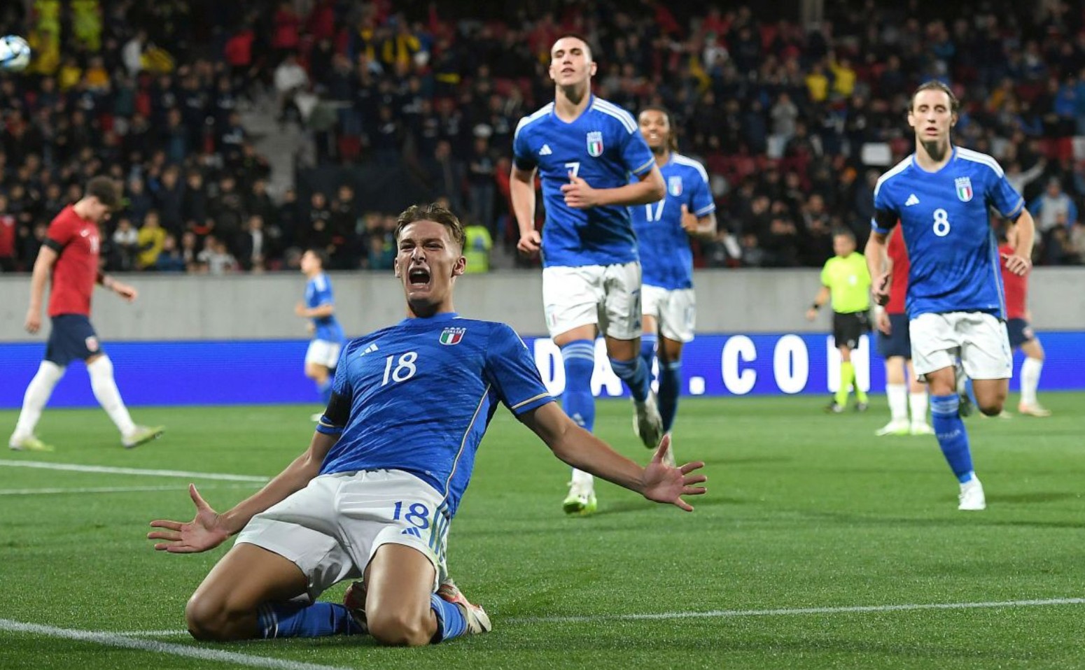 布朗33+10坎宁安空砍42分 凯尔特人终结活塞13连胜