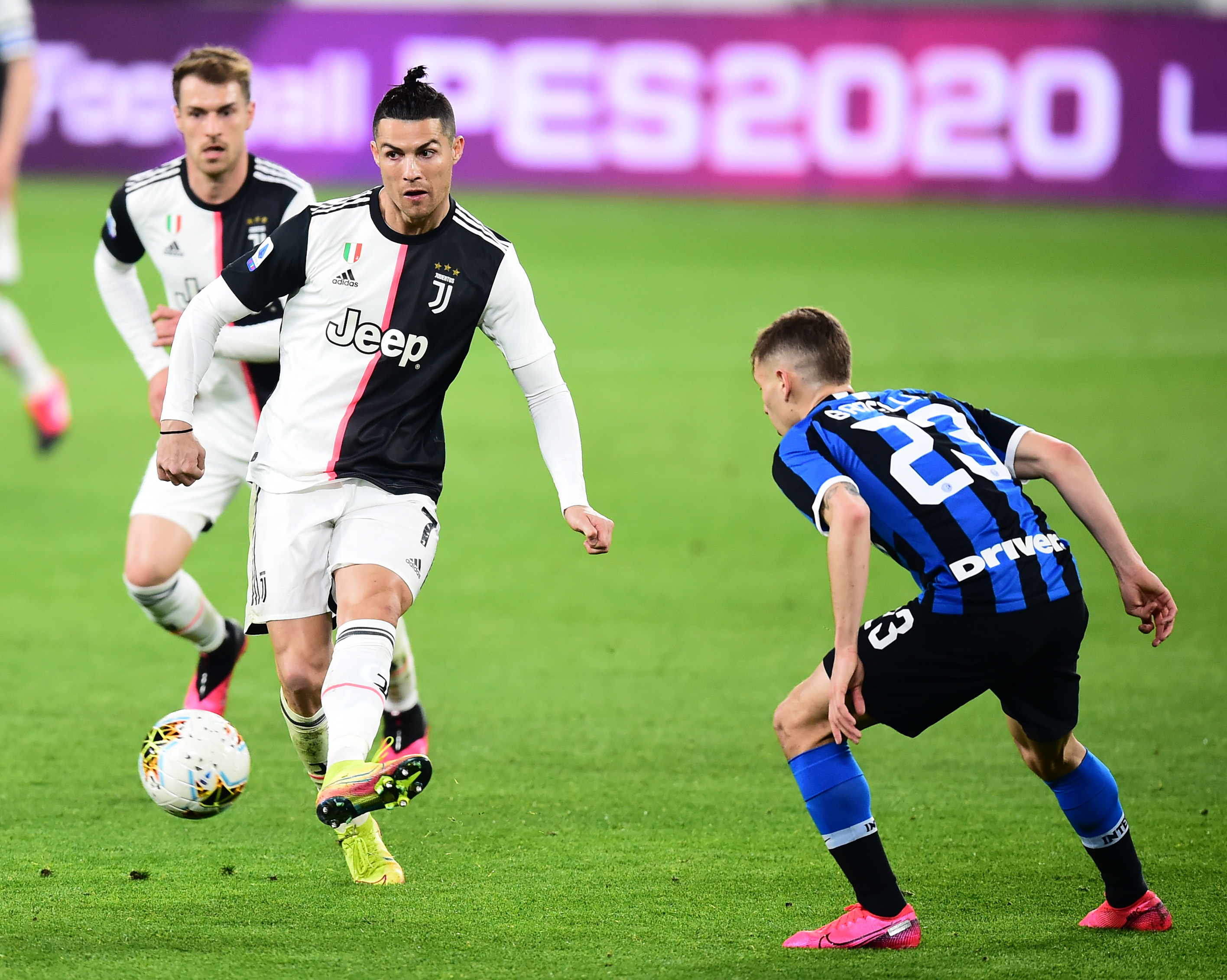 英超：曼联4-2大胜切尔西