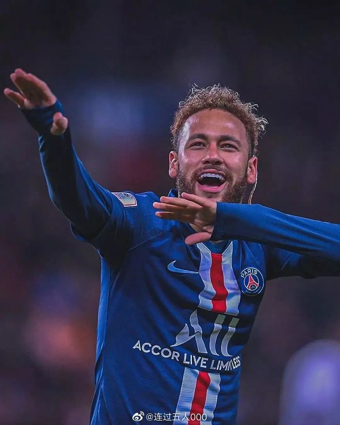 曾凡博 从巅峰到低谷 赢得球迷认可仍需漫长磨砺