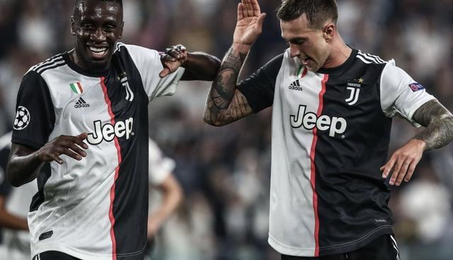 微笑刺客：舆论对乔丹和詹姆斯搞双标！不理解现在还有人吹乔丹！